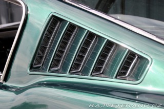 Ford Mustang Fastback, manuál 1965