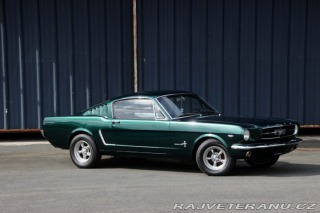 Ford Mustang Fastback, manuál 1965
