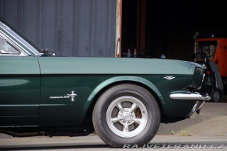 Ford Mustang Fastback, manuál 1965