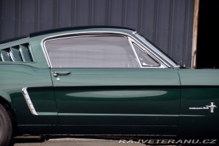 Ford Mustang Fastback, manuál 1965