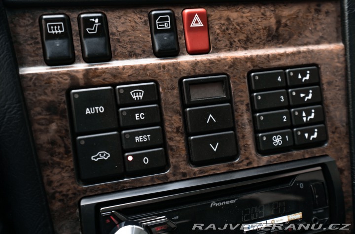 Mercedes-Benz M C36 AMG 1995