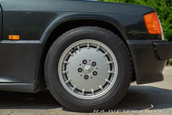 Mercedes-Benz 190 E 2.5 - 16 1989