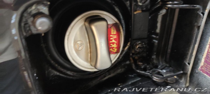 Mercedes-Benz SL R107 560 1986