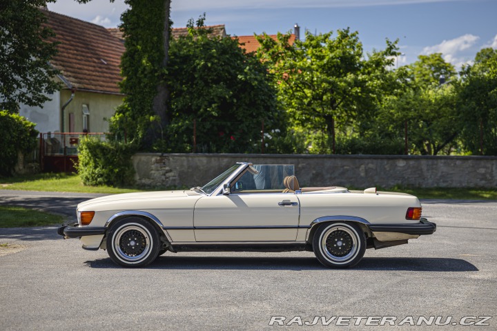 Mercedes-Benz 560 SL R107 1986