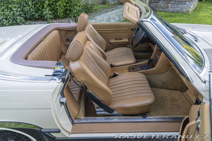 Mercedes-Benz 560 SL R107 1986