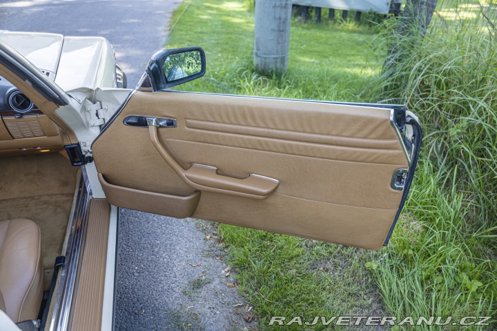 Mercedes-Benz 560 SL R107 1986