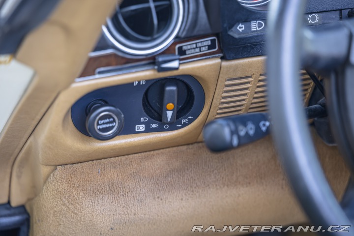 Mercedes-Benz 560 SL R107 1986