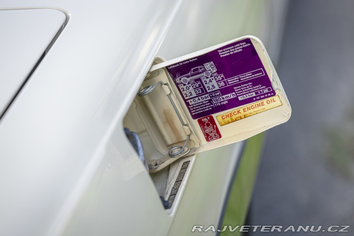 Mercedes-Benz 560 SL R107 1986