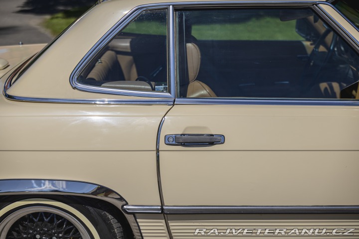 Mercedes-Benz 560 SL R107 1986