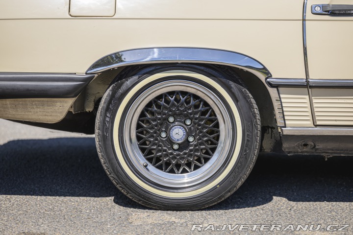 Mercedes-Benz 560 SL R107 1986