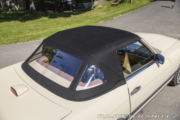 Mercedes-Benz 560 SL R107 1986