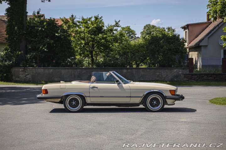 Mercedes-Benz 560 SL R107 1986
