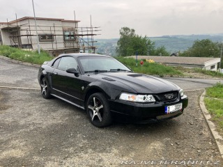 Ford Mustang 3.8i Manual 2000
