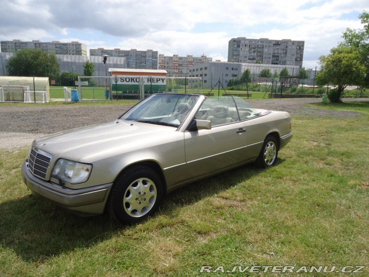 Mercedes-Benz 320 124 E 320 Cabrio, automat 1995