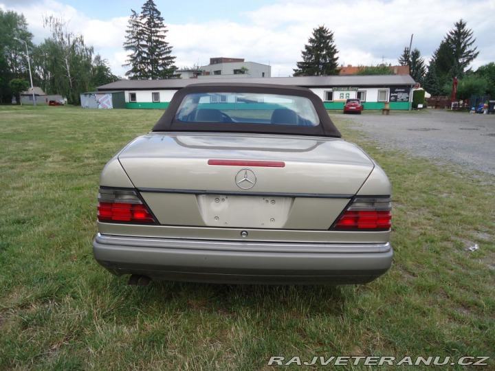 Mercedes-Benz 320 124 E 320 Cabrio, automat 1995