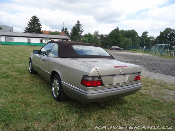 Mercedes-Benz 320 124 E 320 Cabrio, automat 1995