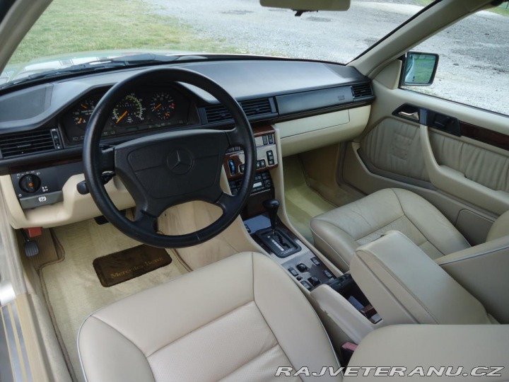 Mercedes-Benz 320 124 E 320 Cabrio, automat 1995