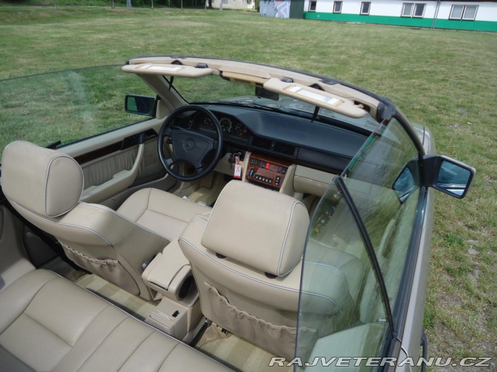 Mercedes-Benz 320 124 E 320 Cabrio, automat 1995