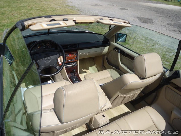 Mercedes-Benz 320 124 E 320 Cabrio, automat 1995