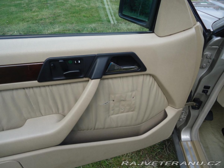 Mercedes-Benz 320 124 E 320 Cabrio, automat 1995