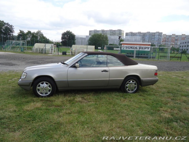 Mercedes-Benz 320 124 E 320 Cabrio, automat 1995
