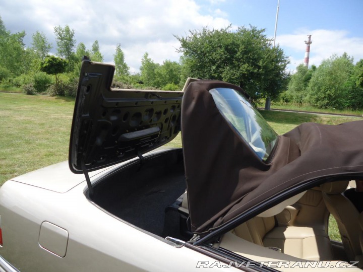 Mercedes-Benz 320 124 E 320 Cabrio, automat 1995