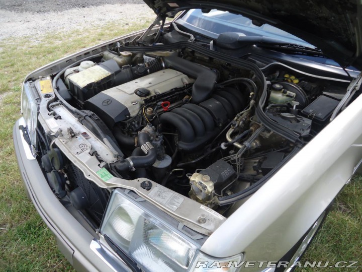Mercedes-Benz 320 124 E 320 Cabrio, automat 1995