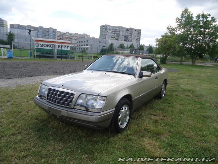 Mercedes-Benz 320 124 E 320 Cabrio, automat 1995