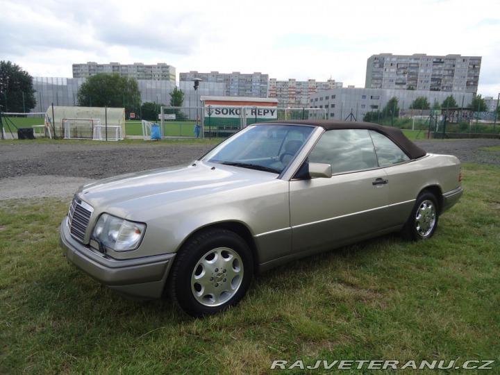 Mercedes-Benz 320 124 E 320 Cabrio, automat 1995