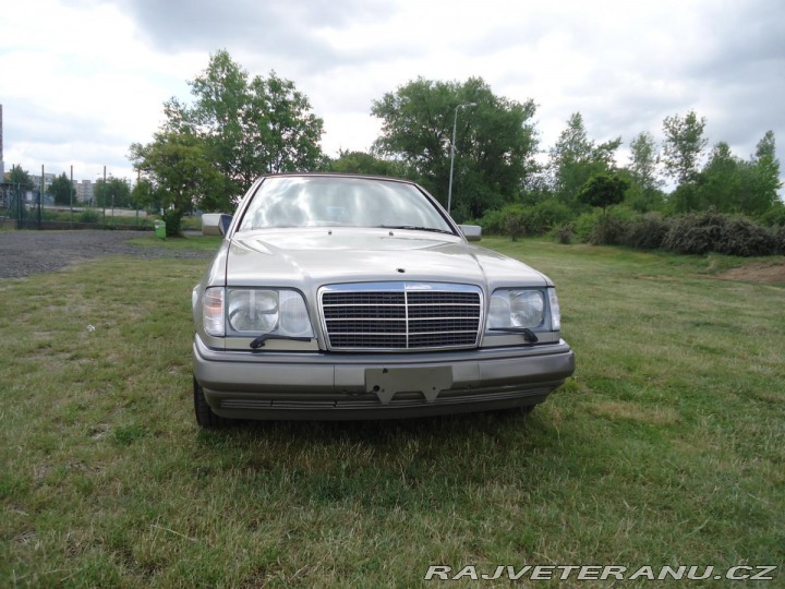 Mercedes-Benz 320 124 E 320 Cabrio, automat 1995