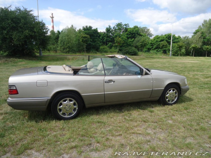 Mercedes-Benz 320 124 E 320 Cabrio, automat 1995