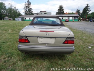 Mercedes-Benz 320 124 E 320 Cabrio, automat 1995