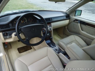 Mercedes-Benz 320 124 E 320 Cabrio, automat 1995
