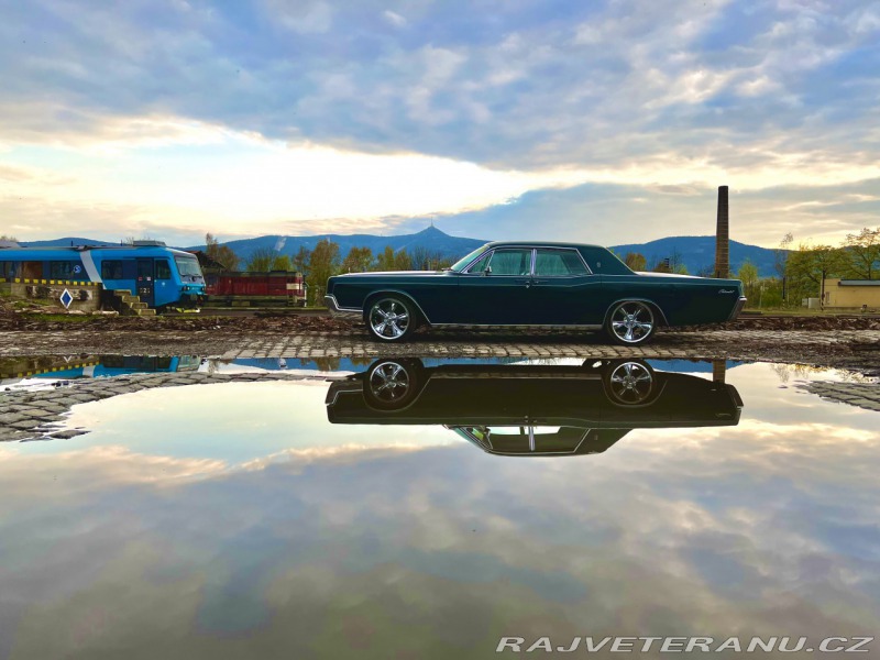 Lincoln Continental 