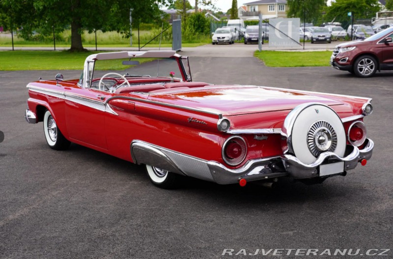 Ford Galaxie Skyliner