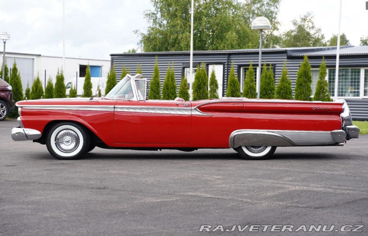 Ford Galaxie Skyliner 1959