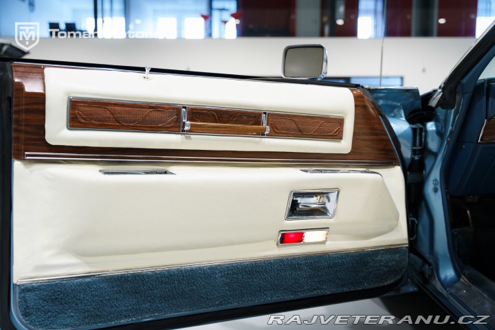 Cadillac Eldorado Kabrio, 8.2L V8, V ČR 1975
