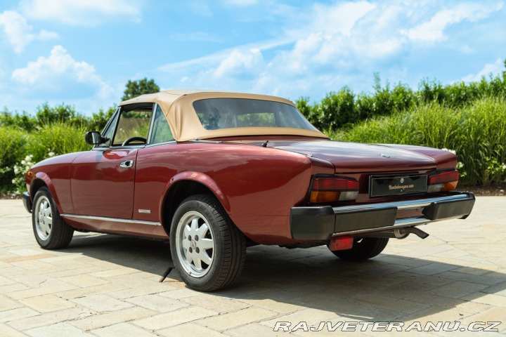 Fiat 124 Pininfarina Spidereuropa 1985