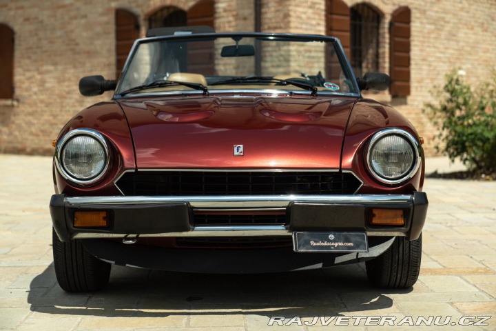 Fiat 124 Pininfarina Spidereuropa 1985