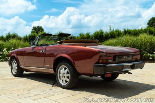 Fiat 124 Pininfarina Spidereuropa 1985