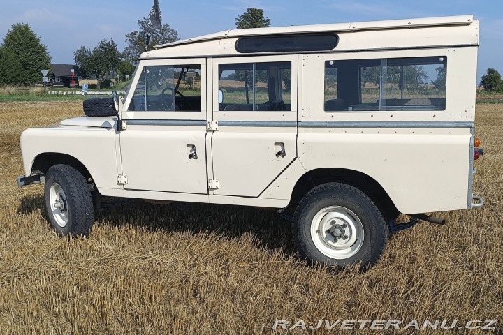 Land Rover Serie III 109 SW LHD 1981