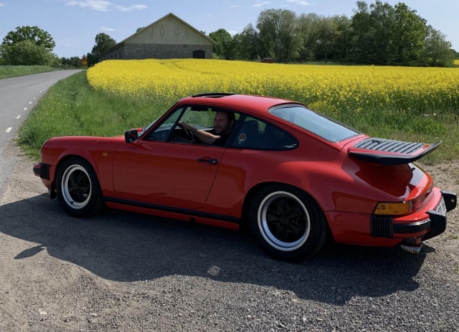 Porsche 911 Carrera