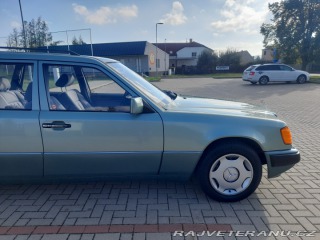 Mercedes-Benz 200 S124 200TE 1990