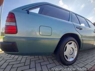 Mercedes-Benz 200 S124 200TE 1990