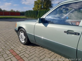 Mercedes-Benz 200 S124 200TE 1990