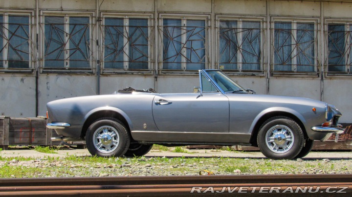 Fiat 124 spider 1975