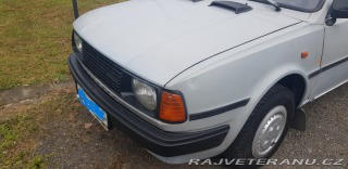 Škoda 105 sedan 1988