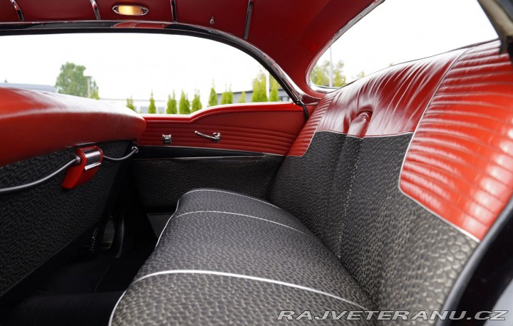 Oldsmobile 98 Holiday 324 1956