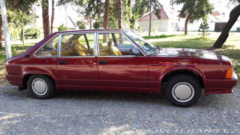 Tatra 613 613-4