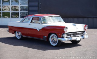 Ford Fairlane Crown Victoria